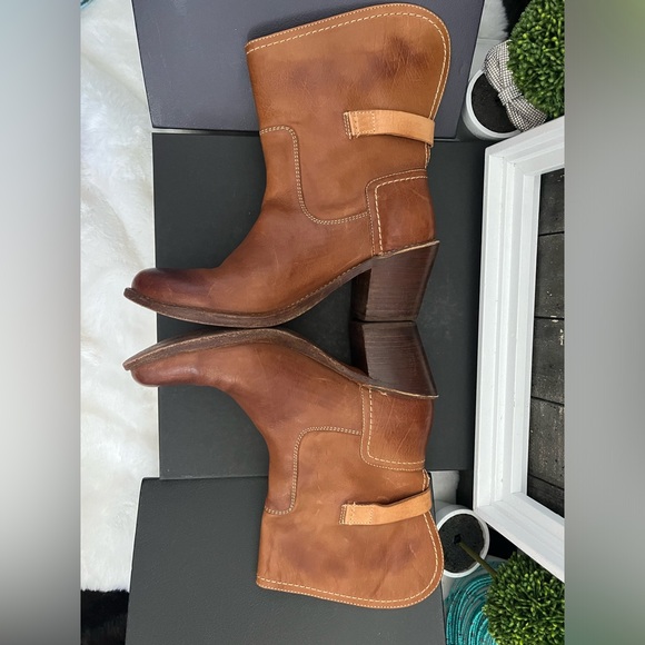 FRYE 77841 4003 D07 Leather Short Brown Carmel Cowboy Boots W 8.5 - Picture 9 of 11